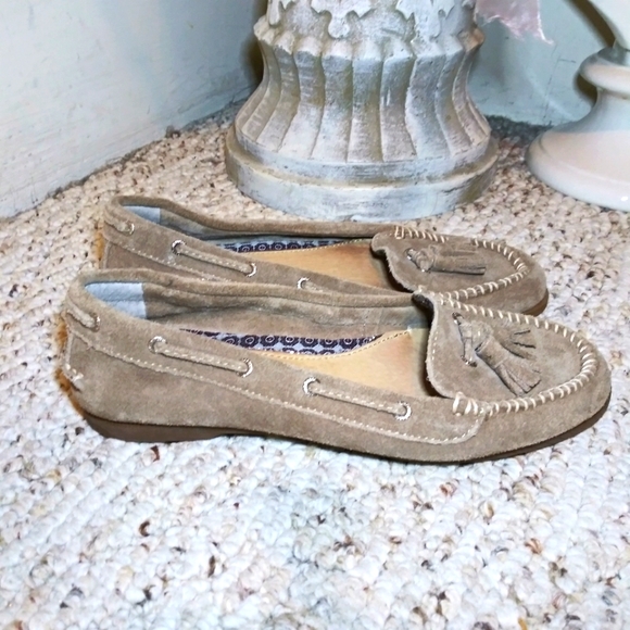 Sperry Shoes - Sperry Tan Suede Tasseled Loafer